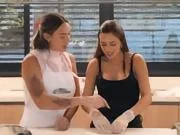 修罗场!内马尔妻子布鲁娜邀请内马尔前女友做客她的烹饪节目