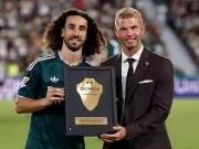埃尔切向库库赠送纪念牌,致敬其随西班牙夺得2026世界杯