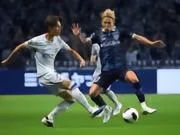 九人福冈黄蜂0-1广岛三箭,东俊希世界波,上岛拓巳、见木友哉染红