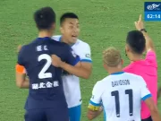 三镇2-2十人西海岸，贝维斯、戴维森分别双响，董宇染红