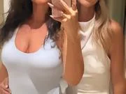 斯通斯妻子晒照,与莱因克尔女儿