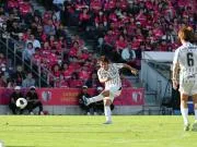 川崎前锋4-2十人大阪樱花，大关友翔、胁坂泰斗破门