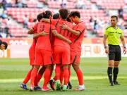 半场：国足亚运队1-1乌兹，蒯纪闻助攻胡荷韬破门