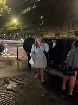 姆巴佩和女友在巴黎
