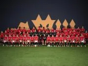 曼联官方发布新赛季全家福,男女足一线队一起合影