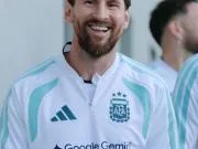 梅西回归阿根廷国家队训练，心情大好 😁💪梅西回归...