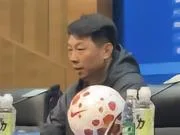 东体：唐田好学，爱看书和比赛录像，经常研究青少年队员