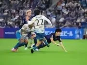长崎航海4-0终结广岛三箭7连胜，热苏斯1射2传，阿莱头顶对手染红